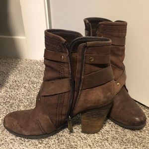 Vince Camuto Brown Booties Size 8
